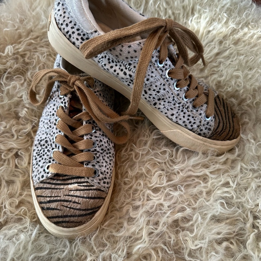 Gola Women's Black and Tan Patterned Sneakers - Picture 3 of 8